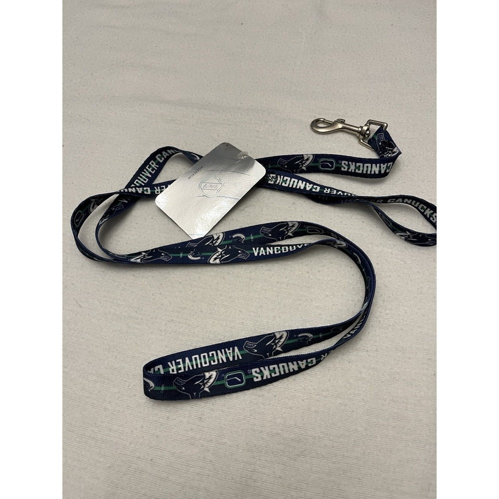 Vancouver Canucks Doggie Leash NWT